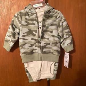 Carters 3 piece outfit NWT